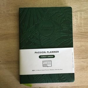 2021 Passion Planner Forest Green
